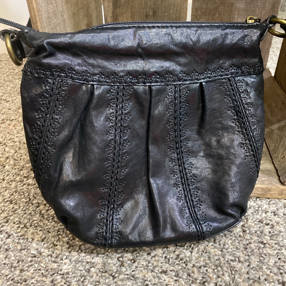 👜 Fossil Genuine Soft Leather Black Crossbody Bag Dainty & Elegant
